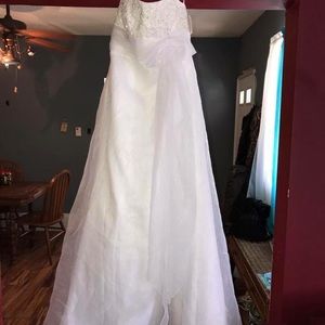 David’s bridal wedding dress